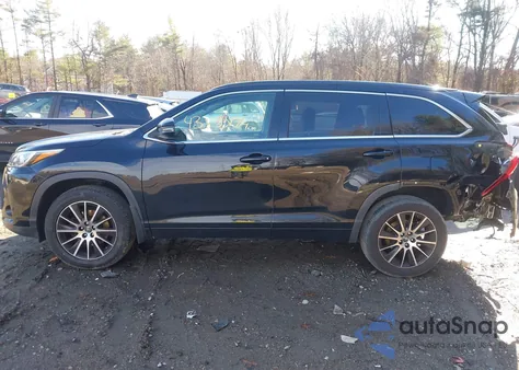 2018 Toyota Highlander Se из США, поврежденный, VIN 5TDJZRFH6JS553813